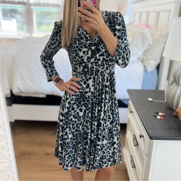 VESADE NEW YORK dress - Picture 11 of 13